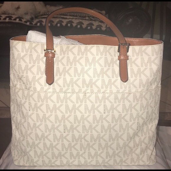 Michael Kors Purse - Picture 3 of 7